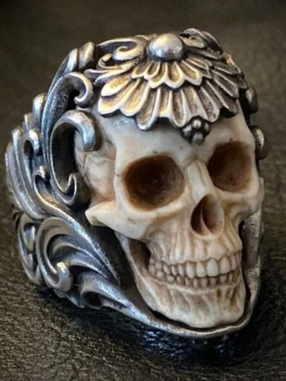 Mens 304 stainless steel gothic skull ring antique silver